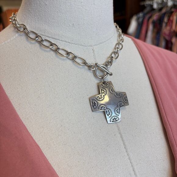 SILPADA 925 Sterling Silver Cross Necklace Toggle Closure Chunky Chain - Picture 5 of 9